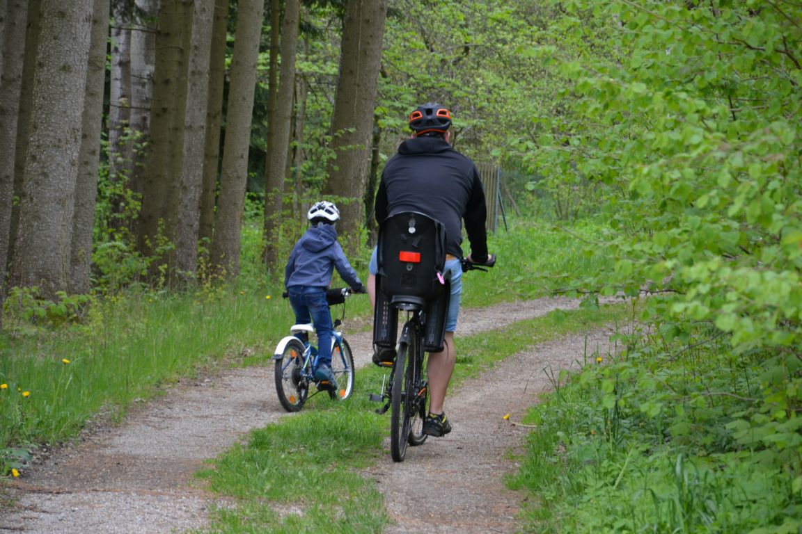 foaweida, Radfahren mit Kind, sekundenschnell wechseln zwischen aktiv fahren und sicher mitgenommen werden